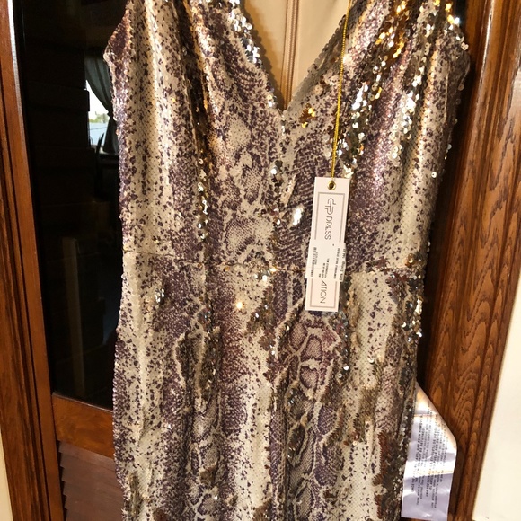Dress the population charlie python snake sequin print jumpsuit FINAL PRICE - Picture 4 of 7